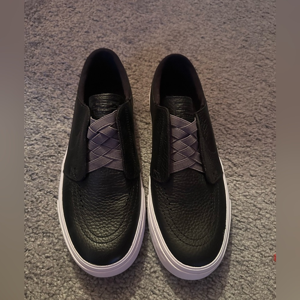 Nike SB Stefan Janoski black leather shoes - men’s size 8.5